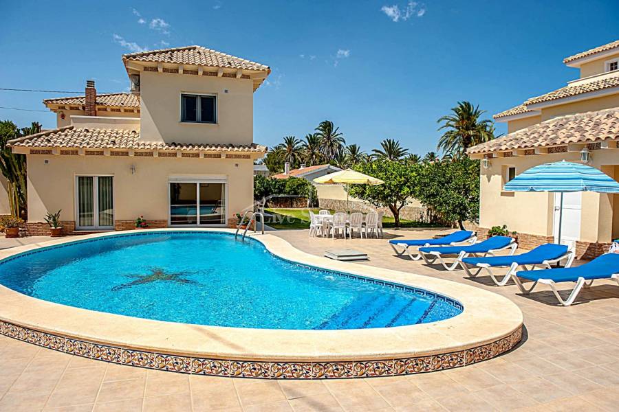 Återförsäljning - Villa (friliggande) - Orihuela Costa - Cabo Roig