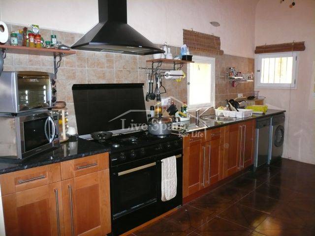 Large fitted kitchen