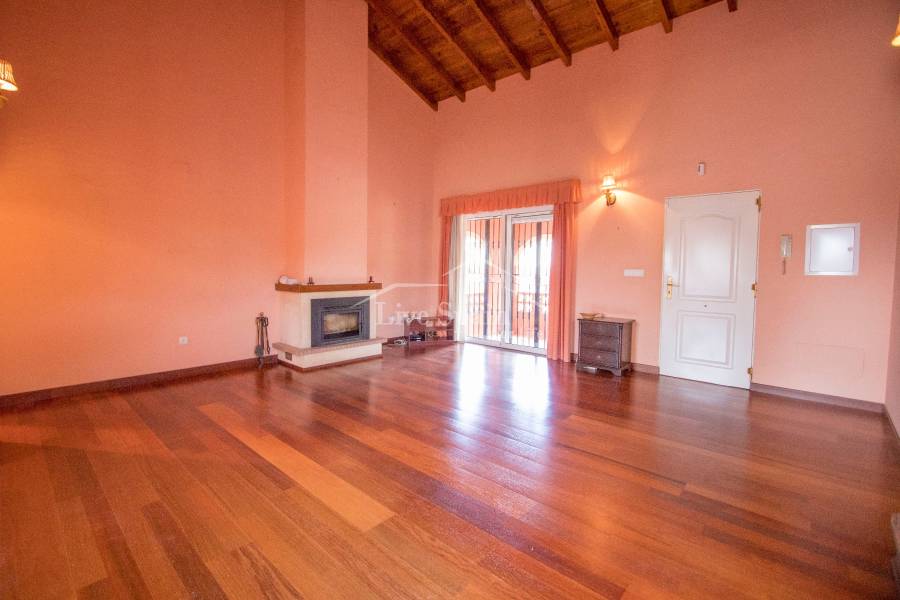 Resale - Country Property - Benferri
